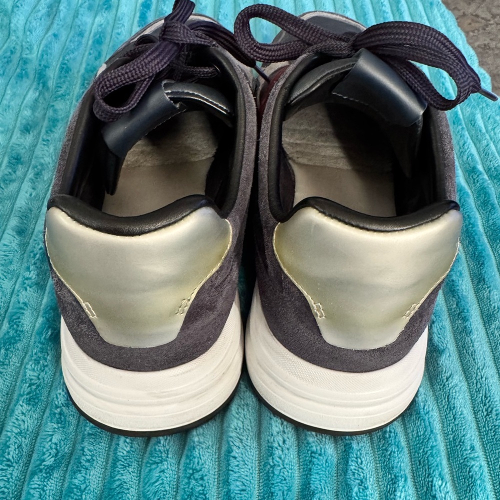 Hogan Men’s Stylish Navy and Burgundy Sneakers - Picture 5 of 10